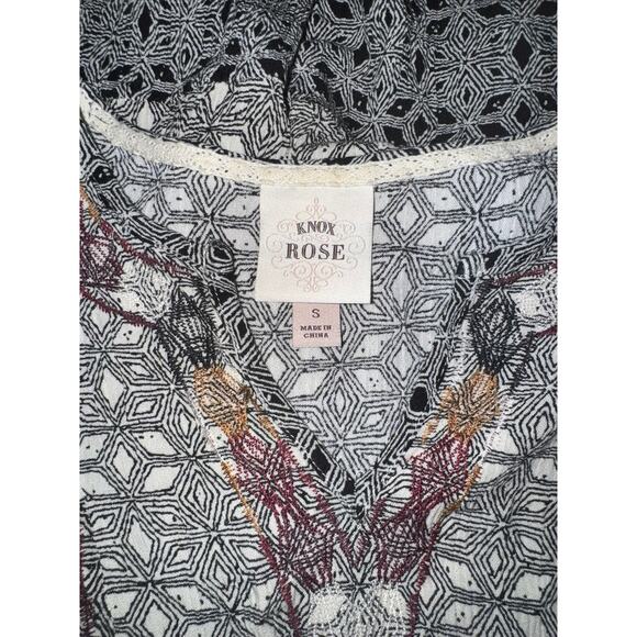 Knox Rose Printed Embroidered Flowy Lightweight Top - Picture 3 of 5